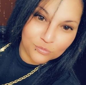 Meet your Posher, Ana